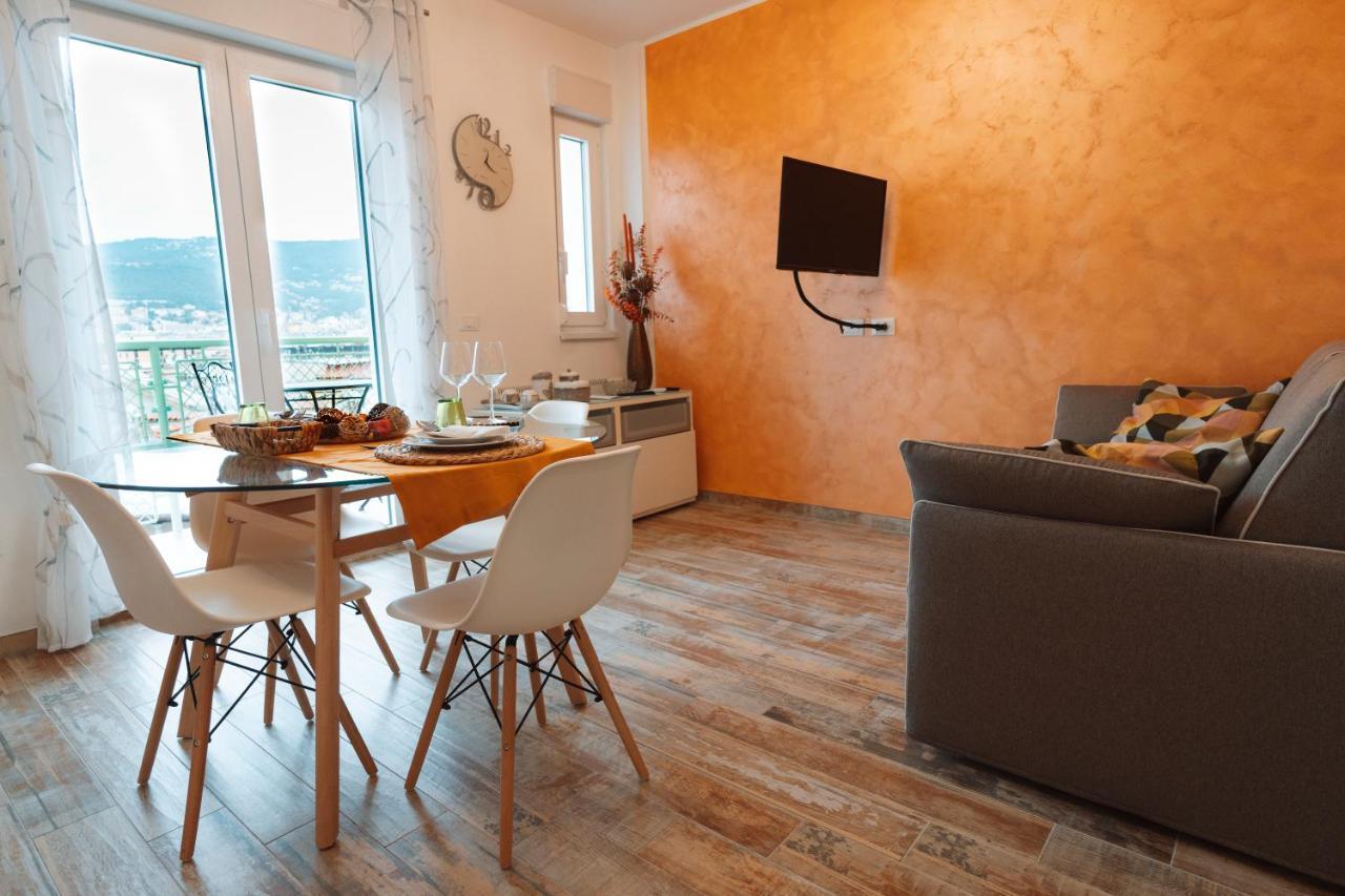 San Giusto Elegante Bilocale Con Balcone E Vista Trieste Exterior foto
