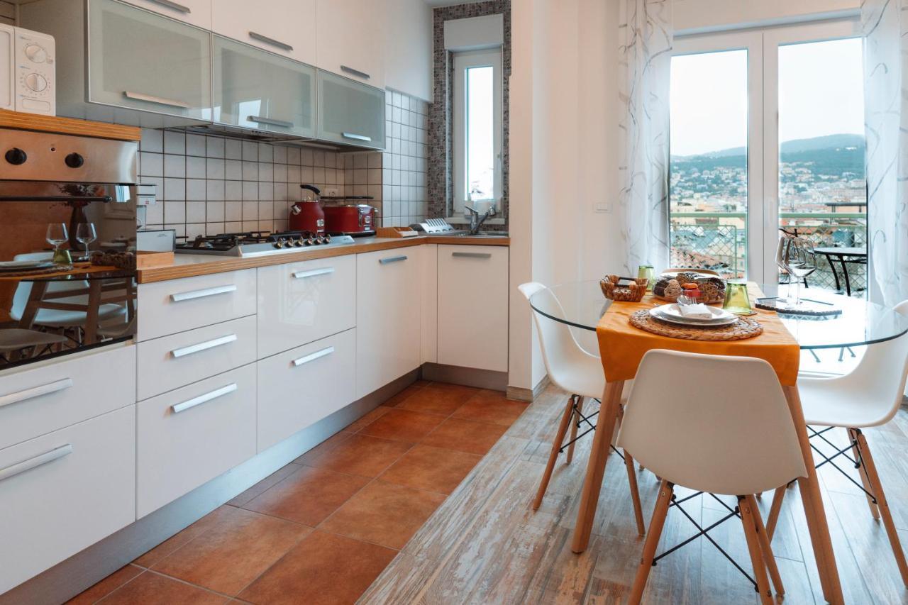 San Giusto Elegante Bilocale Con Balcone E Vista Trieste Exterior foto